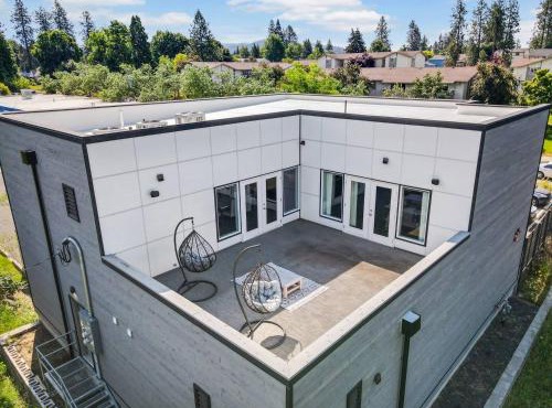 Modern Top Floor 2BR 1BA w Private Rooftop Patio South Hill Near Downtown