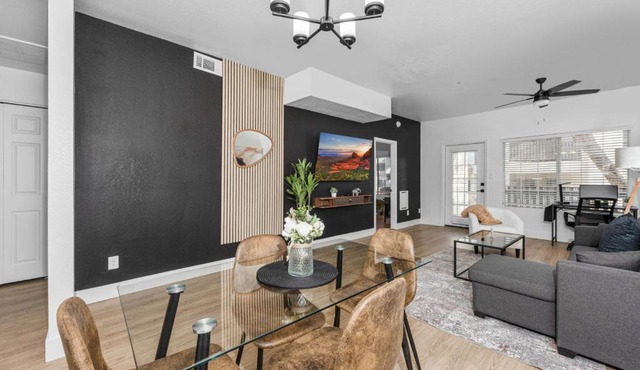 Modern2BR Pickle&Basketball Ct,Pool,BBQ&Pet Frndly