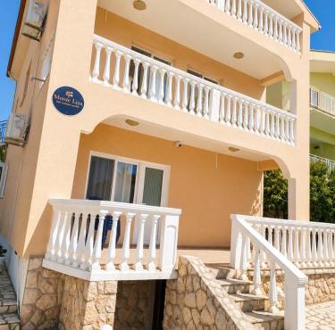 Monte Liza Apartments