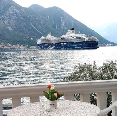 Montenegro Apartments - Private Beach