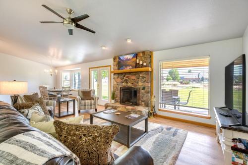 Montrose Retreat w/Stunning Mountain Views!