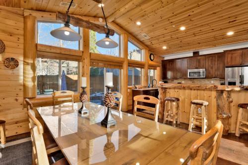 Morning Star Log Cabin at Big Bear Ultra-Modern Castle Glen Mountain Chalet