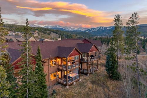 Mountain Chalet 168 I Private Hot Tub I Great Views I I Activity Program