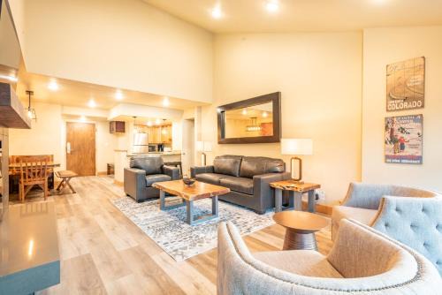 Mountain Plaza 604