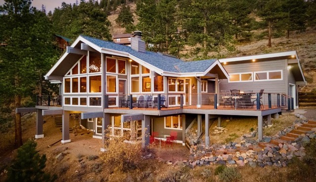Mountain's Call Vacation Home at Windcliff