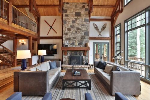 Mountain Village Marvel w/Hot Tub & Home Gym!