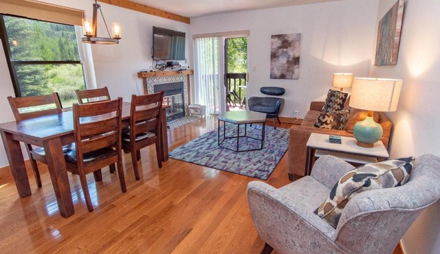 Mountainside Peakview Condo: Cool Location, Updates