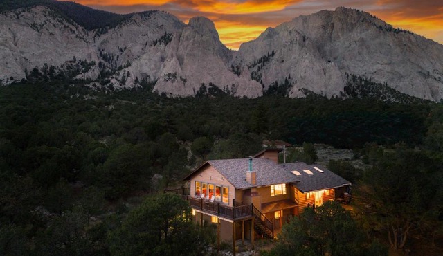 Mtn Retreat Close to Mt Princeton Hot Springs