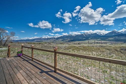 Mtn-View Group Retreat! 4 Cabins Near Yellowstone