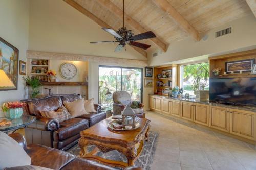 Mtn-View Rancho Mirage Condo w/Lakefront Patio