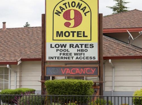 National 9 Motel