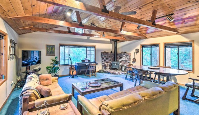 Near Fishing & Hiking: Pioneer Cabin w/Decks