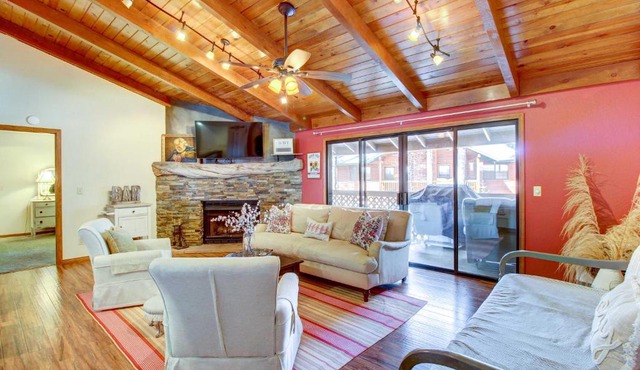 Near Golfing & Hiking: Pinetop Vacation Rental!