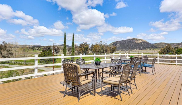 Near Ramona Wineries: Mtn-View Haven w/Large Yard