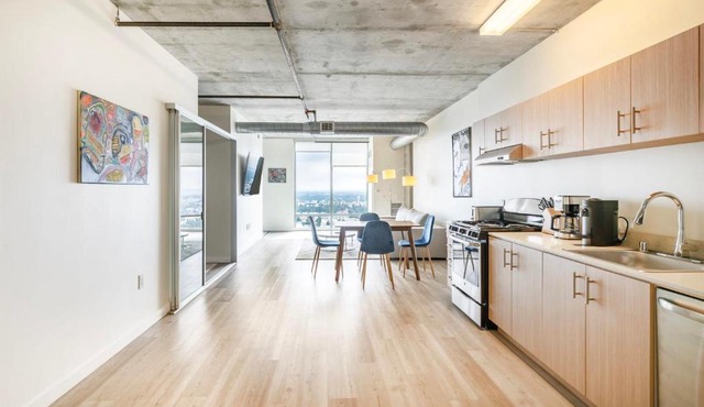 New 2BR Upscale Hollywood Apartment