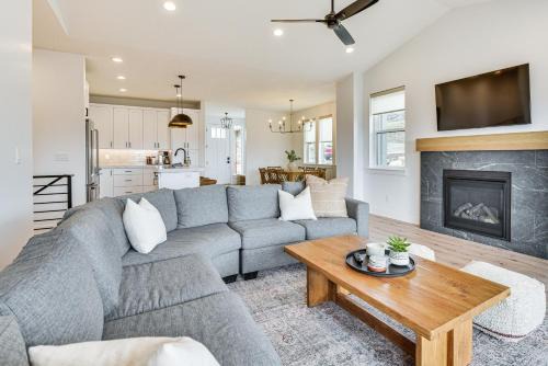 New Home w/Amazing Views in Eden < 6 Mi to Ski!