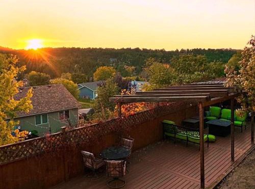 NEW HOT TUB! Black Hills Sanctuary- Private Gym, Gorgeous View