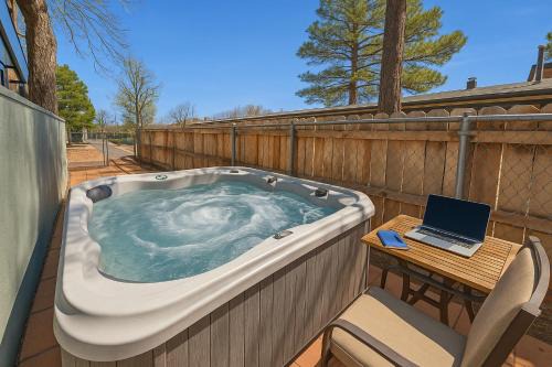 NEW! HUGE 5BR Mountain Views Game Room Hot Tub Lawn Games BBQ