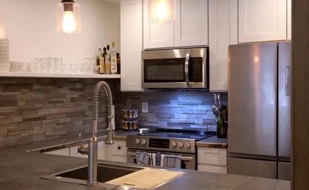 New Listing 2 bedroom +Loft 2 bath Summit E Bldg. #8 condo sleeps 8, Steps to Eagle Lodge/Chair #15