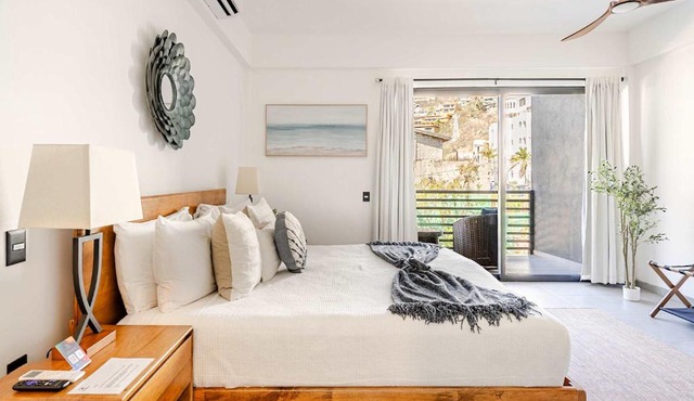 NEW Listing Walk to Downtown Cabo King Bed