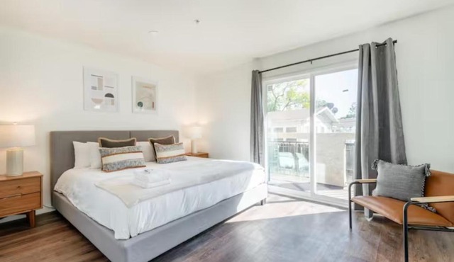 New Renovated Spacious 3 bedroom near DT Alhambra