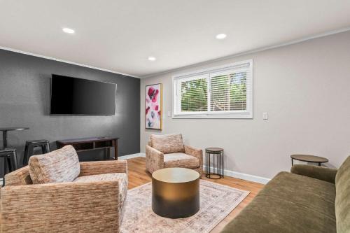 Newly Renovated Unit in Central Spfld #102