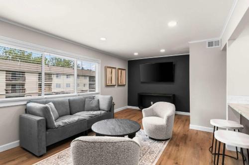 Newly Renovated Unit in Central Spfld #203