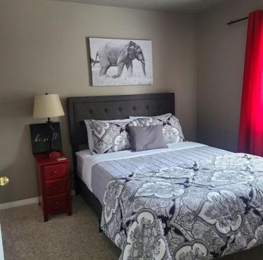 No Cleaning Fee Private Sanctuary Ruby Room