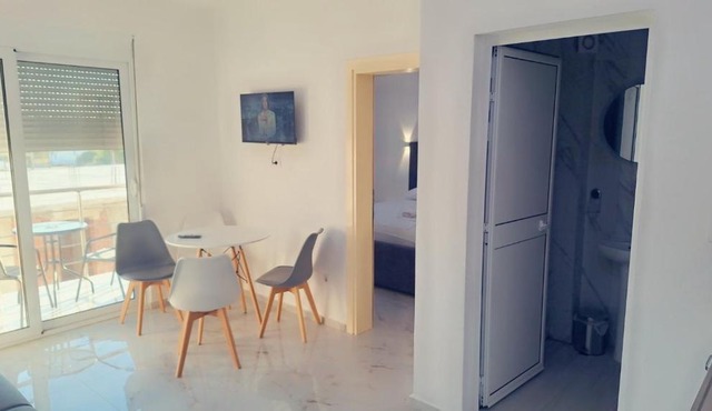 Noara Apartments Modern Stay Near Beach Free Parking Ideal for Families and Groups