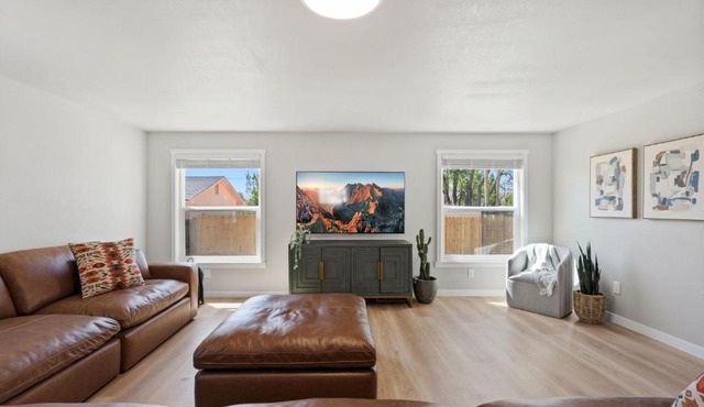 Oak Haus Group Stay with Fenced Yard and Game Room
