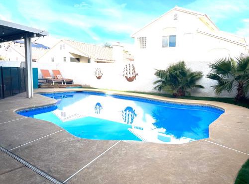 Oasis pool house, optional pool heater