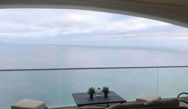 Ocean Front Condo @ Las Olas Grand
