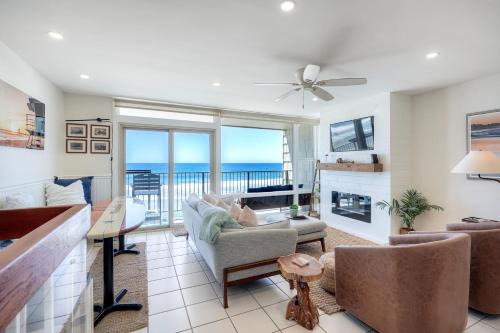 Oceanfront 2BR - Private Patio - Steps to Beach