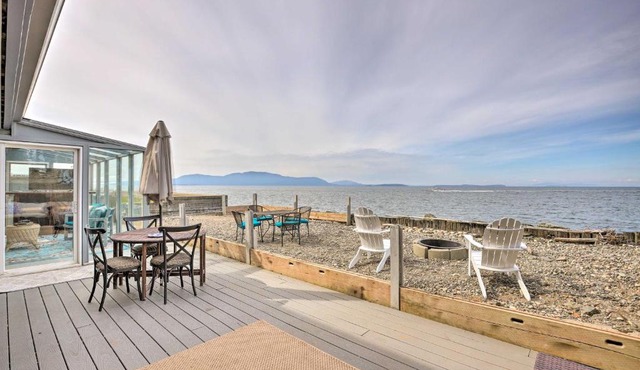 Oceanfront Ferndale Oasis w/Fire Pit, Grill!