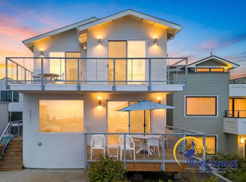 Oceanfront Harbor House
