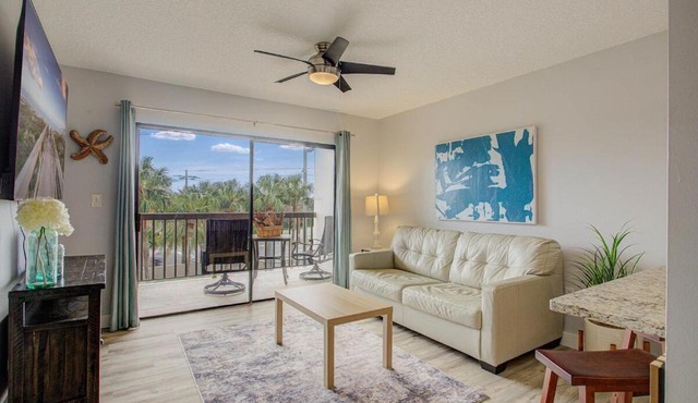 Oceanside complex B35 1 Bed 1 Bath Heated Pool