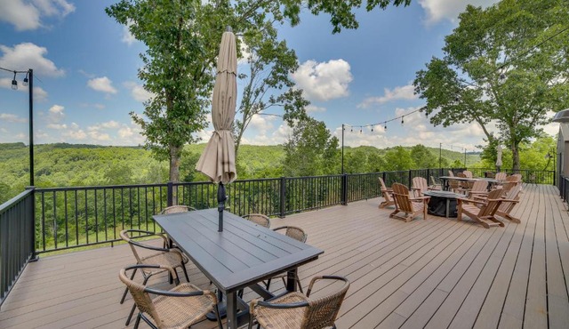 Off-Grid & Solar-Powered! Mtn-View Omaha Cabin