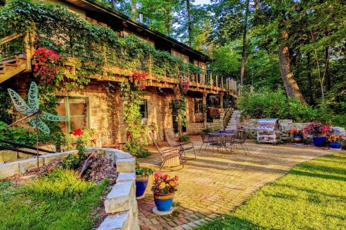 On-Site Trails: Rock River Retreat in Jefferson!