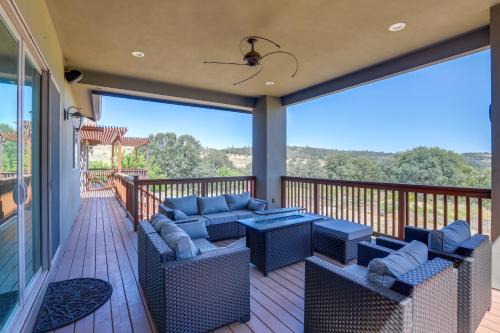 On-Site Vineyard: Gem on 10 Acres in Pilot Hill!