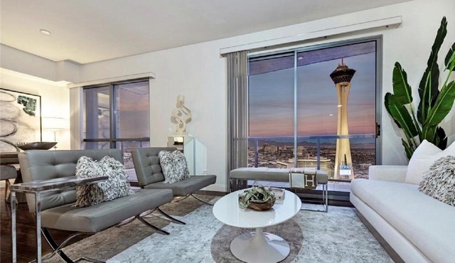 One Bedroom High Rise Residence with City Views