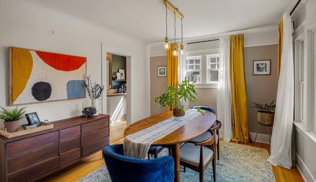 Orchard Luxe - Modern Home in Walking Distance to UO home