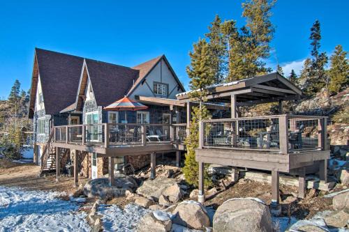 Outdoor Kitchen & Swim Spa: 1-Acre Grand Lake Home