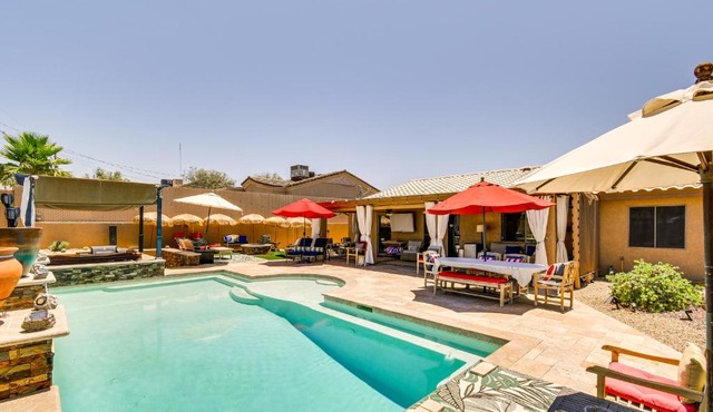 Outdoor Oasis: Home w/Hot Tub in Lake Havasu City
