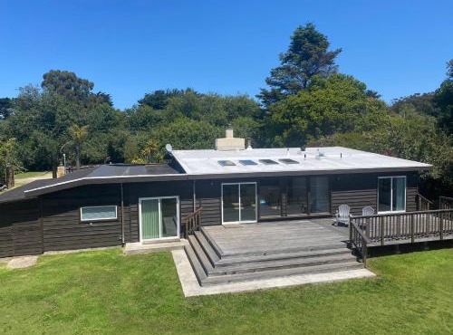 Pacific Sands Vacation Home by Vynmir