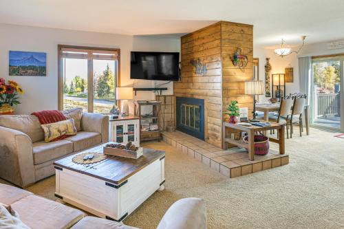 Pagosa Condo w/Deck, 4 Mi to Hot Springs & Dtwn