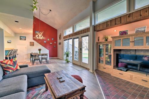 Pagosa Springs 2-Story Loft Condo w/Deck & Views!