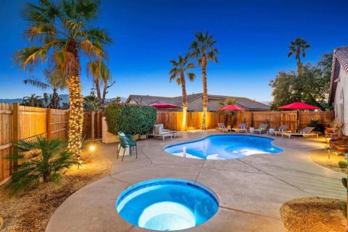 Palm Tree Inn | Gated Pool + Large Backyard [Free Spa Heating + Early Check-In]