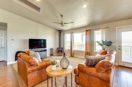 Panoramic Views: Spacious Home in Cedar City!