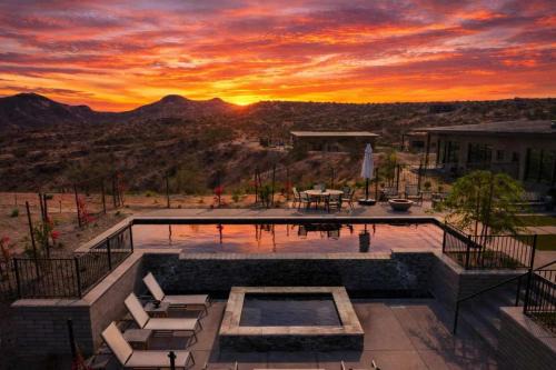 Paradise Canyon-Infinity Pool-Mnt Views-Estate 3