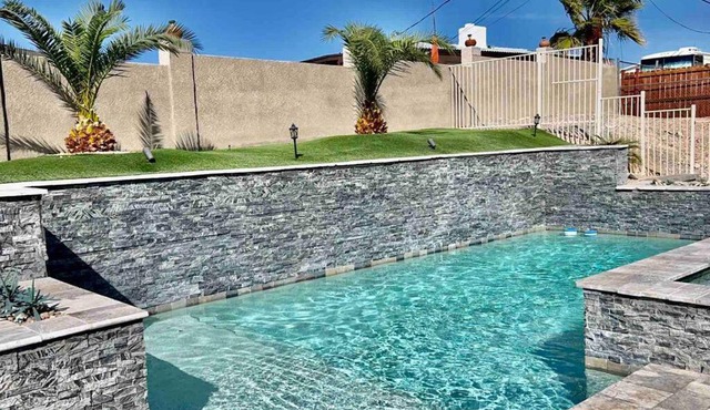 Paradise Oasis! Waterfall pool & spa